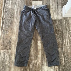 Men’s medium Nike therma fit pants
